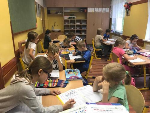 81. Życie szkolne pełne emocji